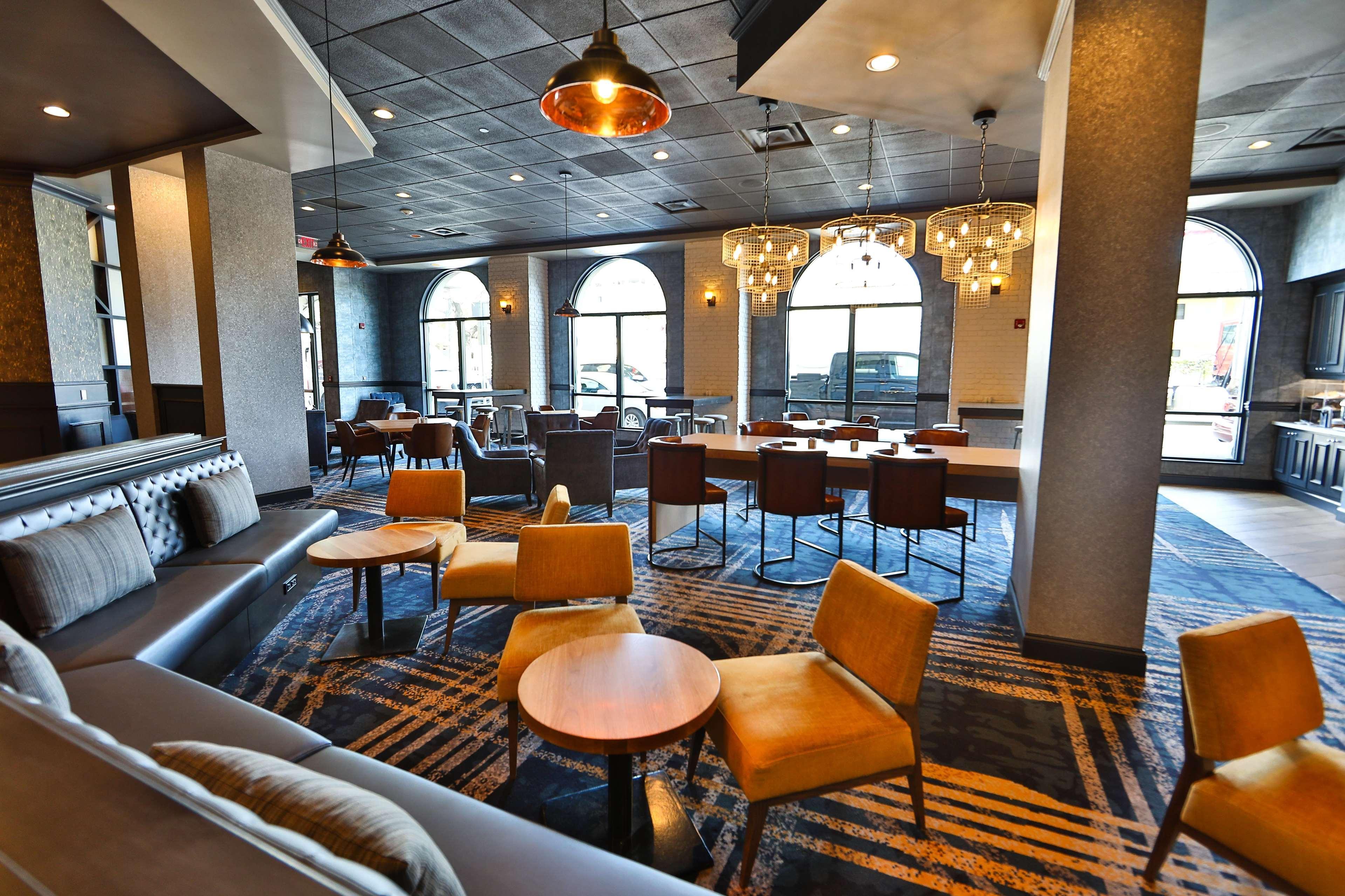 Hilton Garden Inn Savannah Historic District Экстерьер фото